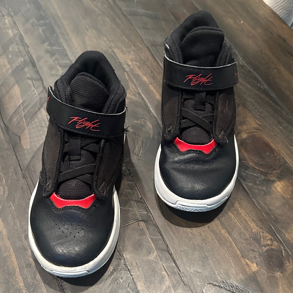 Nike Jordan Flight little boys Black and Red Sneakers